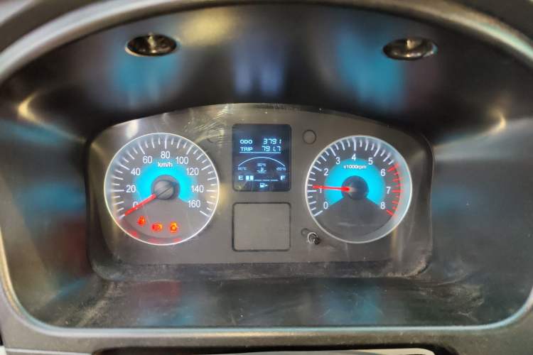 Used Jinbei New Hiace X30L 2024 Wealth Edition Passenger Vehicle 5/6/7 Seater Odometer Close Up