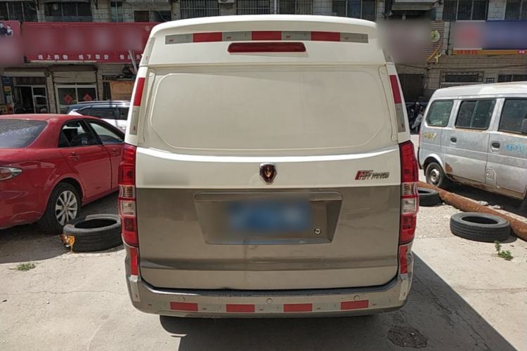 Used Jinbei New Hiace X30L 2024 Wealth Edition Van 2/5 Seats Front-Mounted Air Conditioning Rear
