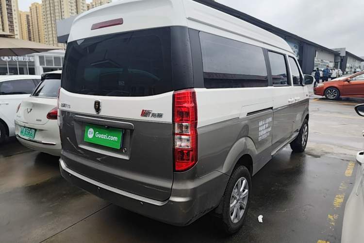 Used Jinbei New Hiace X30L 2024 Wealth Edition Passenger Van 5/6/7 Seater Front-Mounted Air Conditioning Rear Right 45 Deg