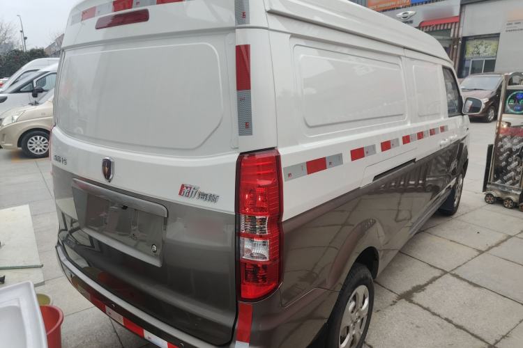 Used Jinbei New Hiace X30L 2024 Champion Edition Van 2/5 Seats Front-Mounted Air Conditioning Rear Right 45 Deg