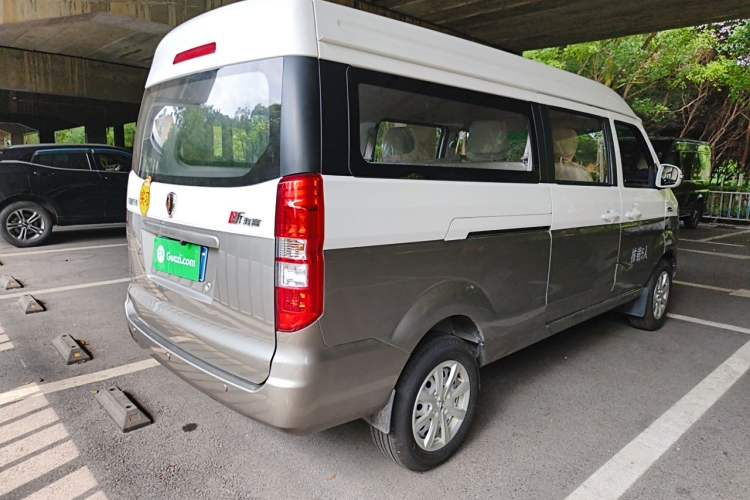 Used Jinbei New Hiace X30L 2024 Wealth Edition Passenger Van 5/6/7 Seater Front-Mounted Air Conditioning Rear Right 45 Deg