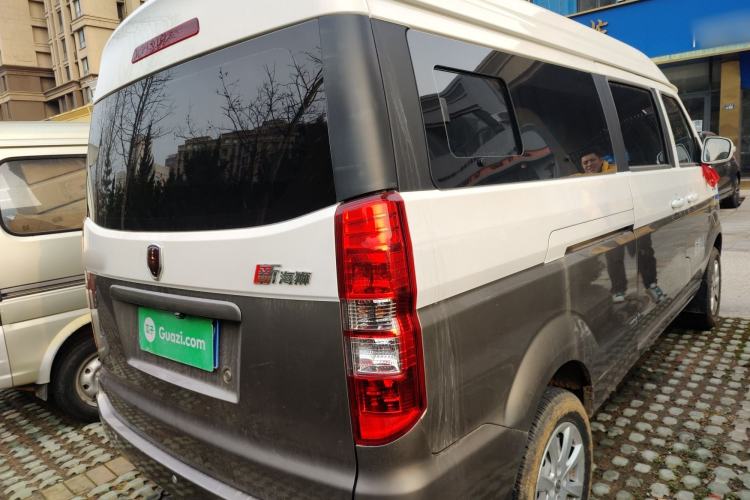 Used Jinbei New Hiace X30L 2024 Wealth Edition Passenger Vehicle 5/6/7 Seater Rear Right 45 Deg