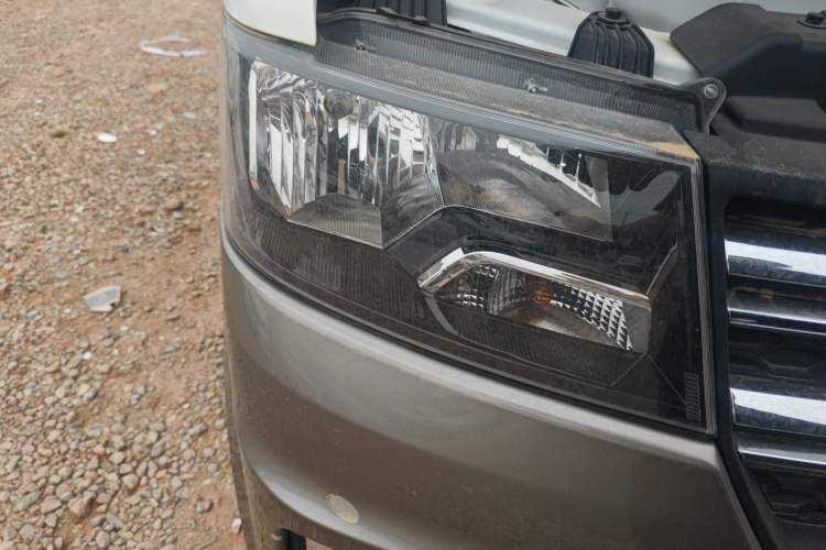 Used Jinbei New Hiace X30L 2024 Wealth Edition Passenger Van 5/6/7 Seater Front-Mounted Air Conditioning Right Front Headlight