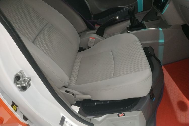 Used Jinbei New Hiace X30L 2024 Wealth Edition Passenger Vehicle 5/6/7 Seater Right Front Seat