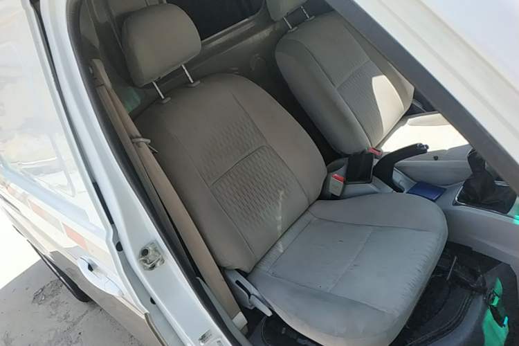 Used Jinbei New Hiace X30L 2024 Wealth Edition Van 2/5 Seats Front-Mounted Air Conditioning Right Front Seat
