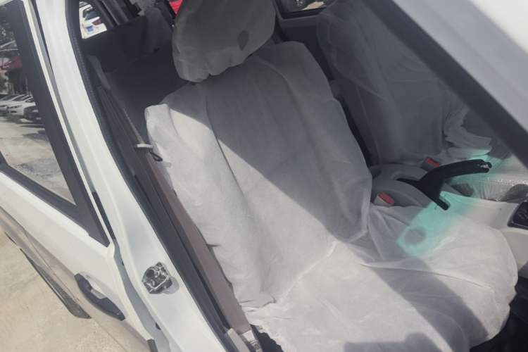 Used Jinbei New Hiace X30L 2024 Champion Edition Passenger Vehicle 5/6/7 Seats Right Front Seat