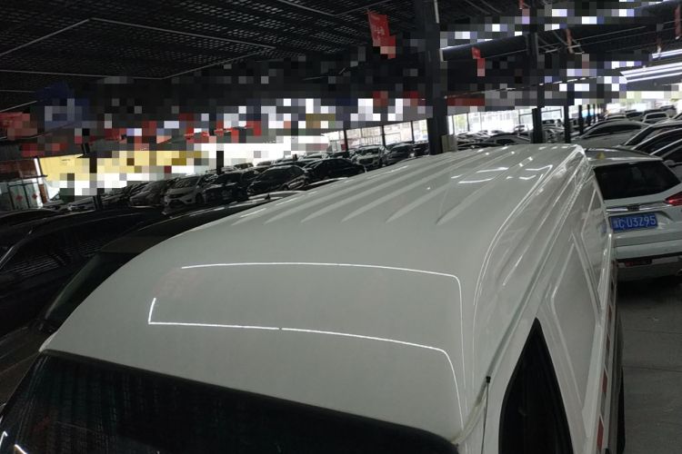 Used Jinbei New Hiace X30L 2024 Champion Edition Van 2/5 Seats Front-Mounted Air Conditioning Roof