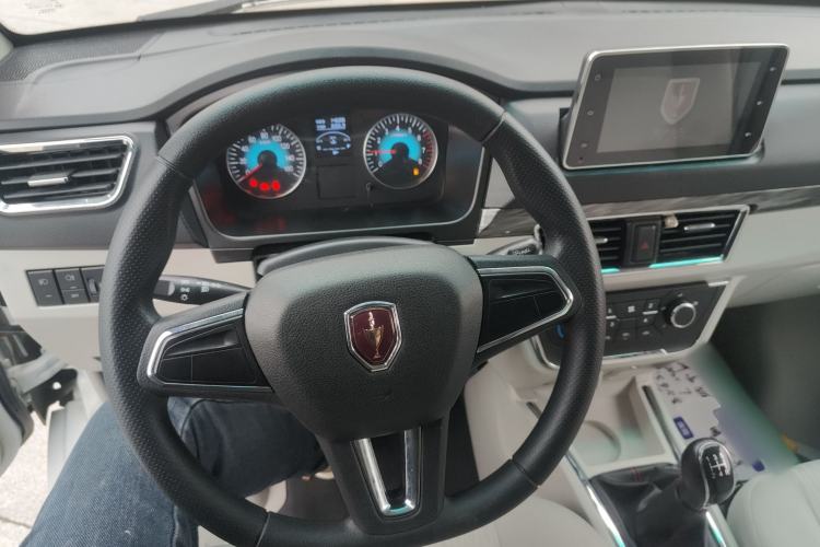 Used Jinbei New Hiace X30L 2024 Champion Edition Van 2/5 Seats Front-Mounted Air Conditioning Steering Wheel