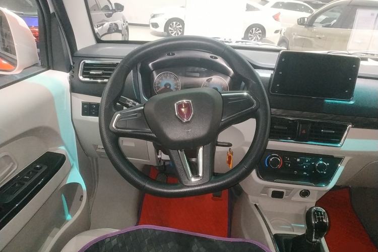 Used Jinbei New Hiace X30L 2024 Wealth Edition Passenger Vehicle 5/6/7 Seater Steering Wheel