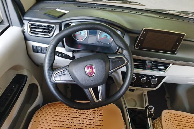 Used Jinbei New Hiace X30L 2024 Wealth Edition Passenger Van 5/6/7 Seater Front-Mounted Air Conditioning Steering Wheel
