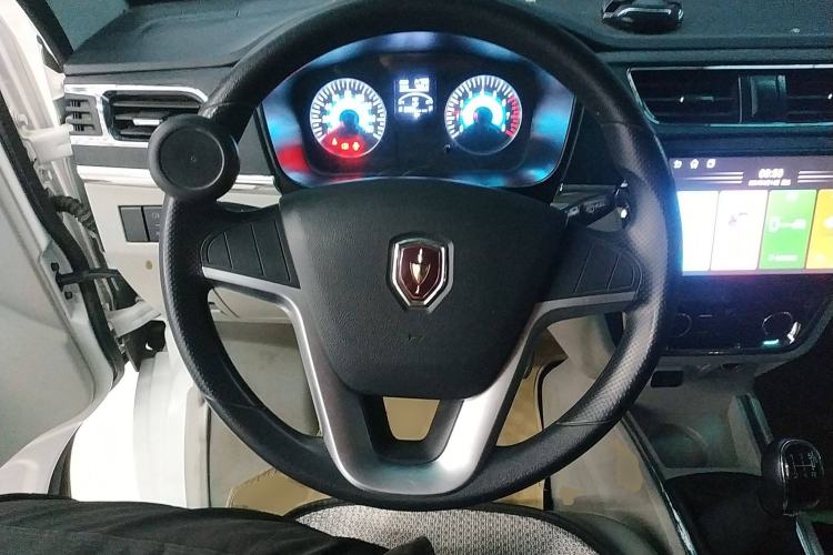 Used Jinbei New Hiace X30L 2024 Champion Edition Van 2/5 Seats Front-Mounted Air Conditioning Steering Wheel