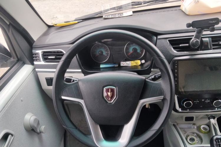 Used Jinbei New Hiace X30L 2024 Champion Edition Passenger Vehicle 5/6/7 Seats Steering Wheel