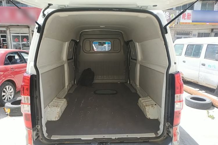 Used Jinbei New Hiace X30L 2024 Wealth Edition Van 2/5 Seats Front-Mounted Air Conditioning Trunk
