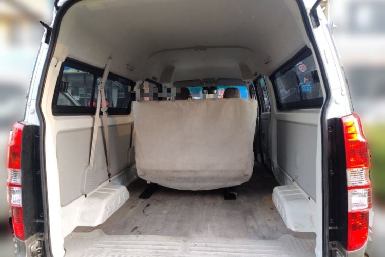 Used Jinbei New Hiace X30L 2024 Wealth Edition Passenger Vehicle 5/6/7 Seater Trunk