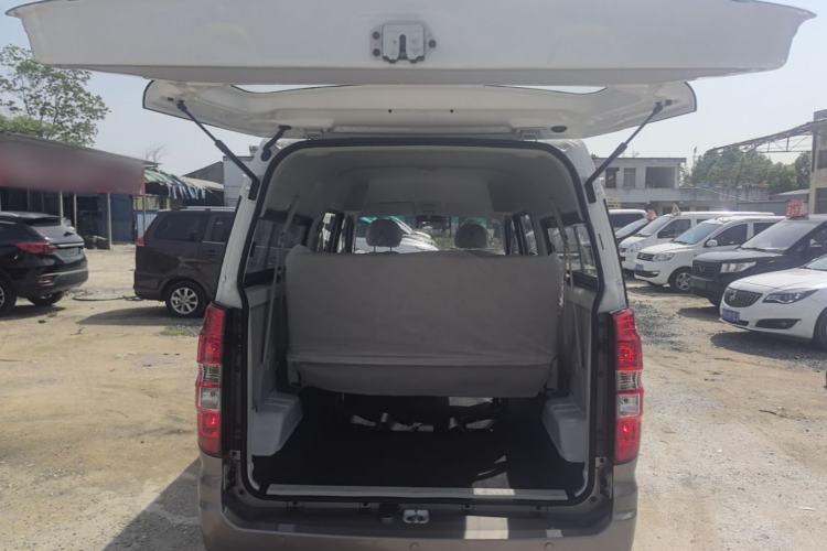 Used Jinbei New Hiace X30L 2024 Champion Edition Passenger Vehicle 5/6/7 Seats Trunk