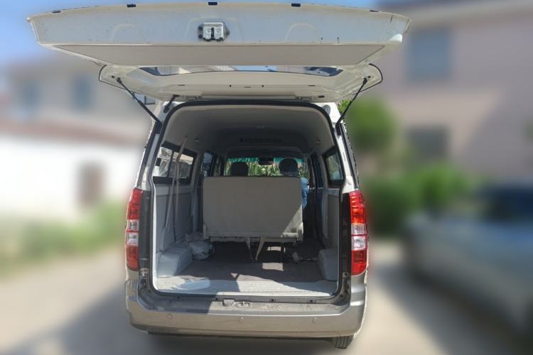 Used Jinbei New Hiace X30L 2024 Champion Edition Coach 5/6/7-Seater with Central Air Conditioning Trunk