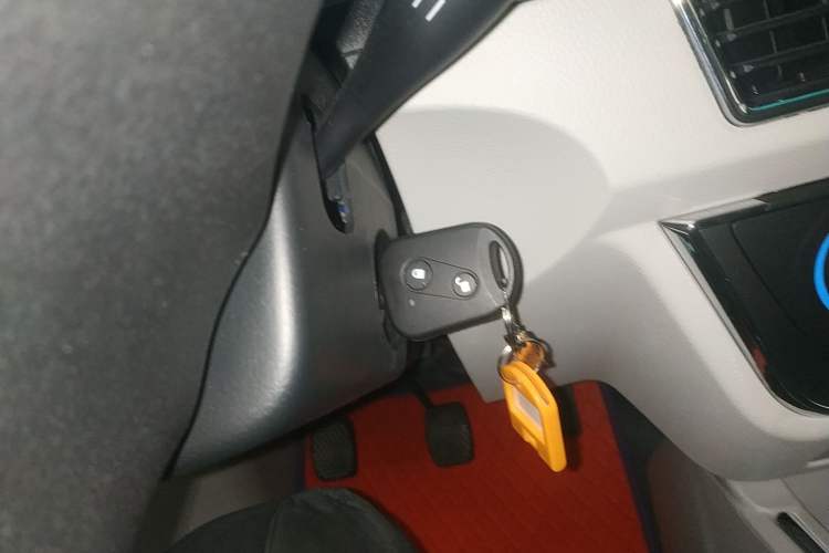 Used Jinbei New Hiace X30L 2024 Wealth Edition Passenger Vehicle 5/6/7 Seater Vehicle Key