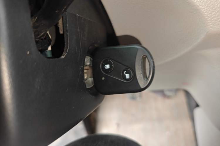 Used Jinbei New Hiace X30L 2024 Wealth Edition Passenger Van 5/6/7 Seater Front-Mounted Air Conditioning Vehicle Key