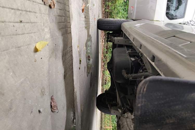 Used Jinbei New Hiace X30L  Chassis Front Right