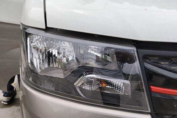 Used Jinbei New Hiace X30L  Right Front Headlight