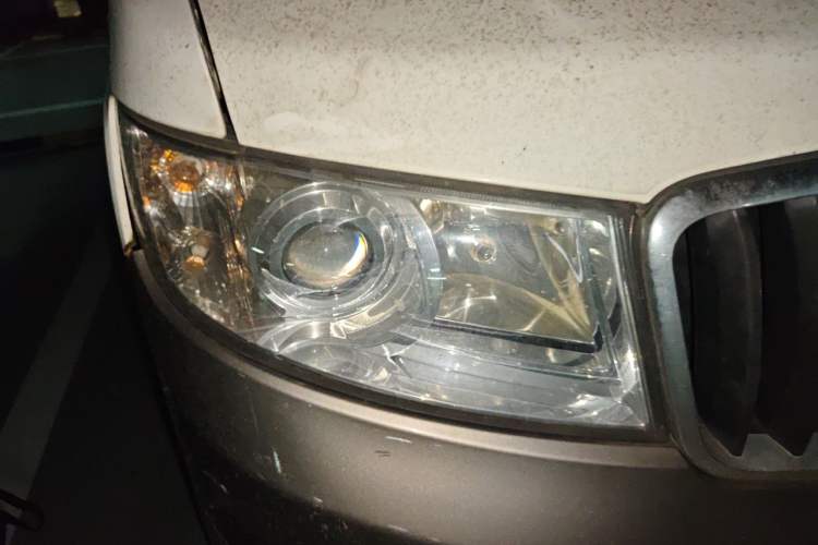 Used Jinbei New Hiace X30L CNG 2018 1.5L Wealth Edition Natural Gas Vehicle Passenger Bus SWFC15 Right Front Headlight