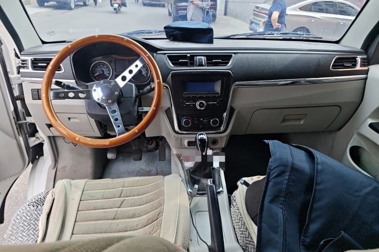 Used Jinbei New Hiace X30L CNG 2018 1.5L Wealth Edition Natural Gas Vehicle Passenger Bus SWFC15 Center Console