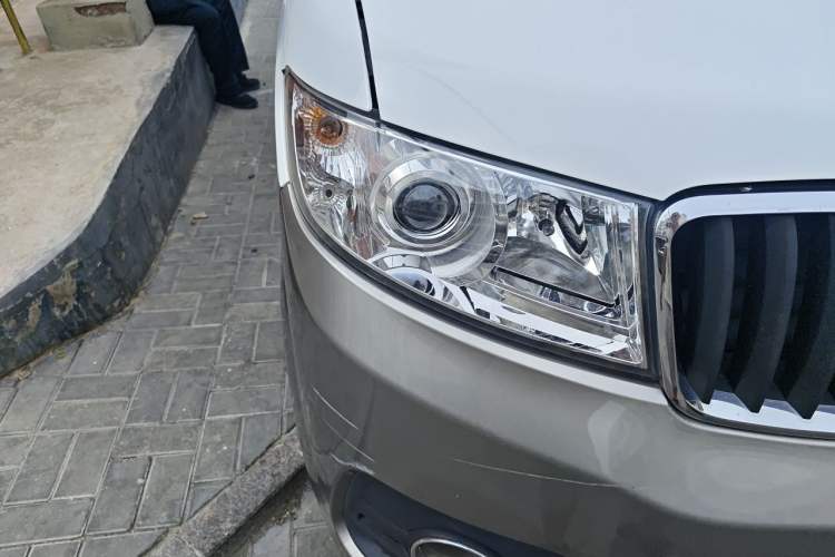 Used Jinbei New Hiace X30L CNG 2018 1.5L Wealth Edition Natural Gas Vehicle Passenger Bus SWFC15 Right Front Headlight