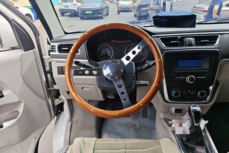 Used Jinbei New Hiace X30L CNG 2018 1.5L Wealth Edition Natural Gas Vehicle Passenger Bus SWFC15 Steering Wheel