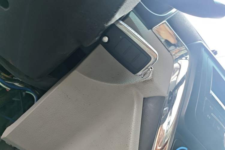 Used Jinbei New Hiace X30L CNG 2018 1.5L Wealth Edition Natural Gas Vehicle Passenger Bus SWFC15 Vehicle Key