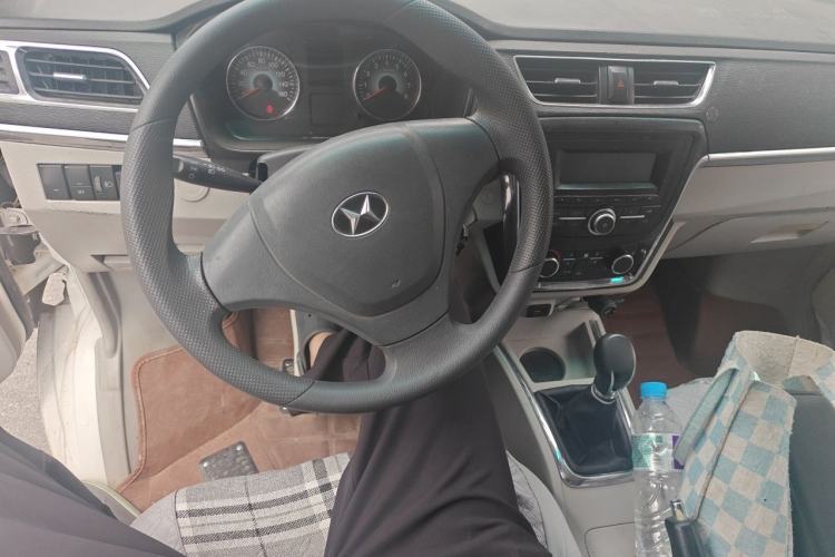 Used Jinbei New Hiace X30L CNG 2018 1.5L Wealth Edition Natural Gas Vehicle SWFC15 Center Console