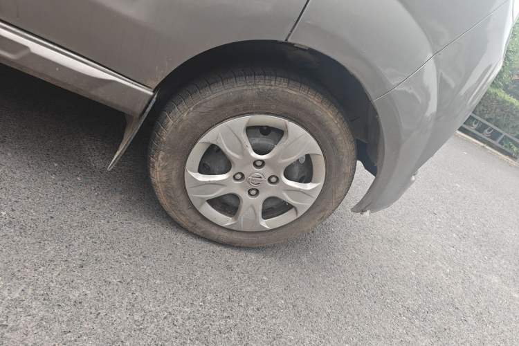 Used Jinbei New Hiace X30L CNG 2018 1.5L Wealth Edition Natural Gas Vehicle SWFC15 Right Front Wheel Hub