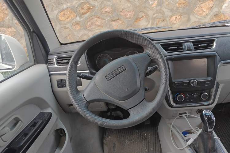 Used Jinbei New Hiace X30L CNG 2021 1.5L Natural Gas Wealth Edition Passenger Vehicle SWCC15M Steering Wheel