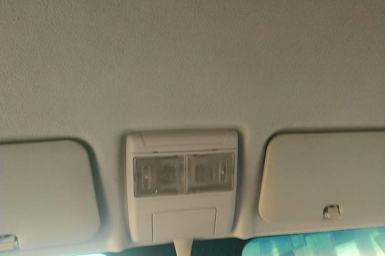 Used Jinbei New Hiace X30L CNG 2021 1.5L Natural Gas Wealth Single-Steaming Air-Conditioned Van SWCC15M Headliner