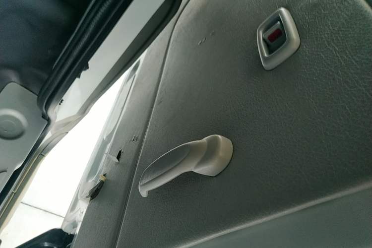Used Jinbei New Hiace X30L CNG 2021 1.5L Natural Gas Wealth Single-Steaming Air-Conditioned Van SWCC15M Interior 8