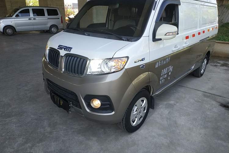 Used Jinbei New Hiace X30L CNG 2021 1.5L Natural Gas Wealth Single-Steaming Air-Conditioned Van SWCC15M Left Front Headlight