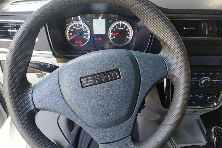 Used Jinbei New Hiace X30L CNG 2021 1.5L Natural Gas Wealth Single-Steaming Air-Conditioned Van SWCC15M Steering Wheel