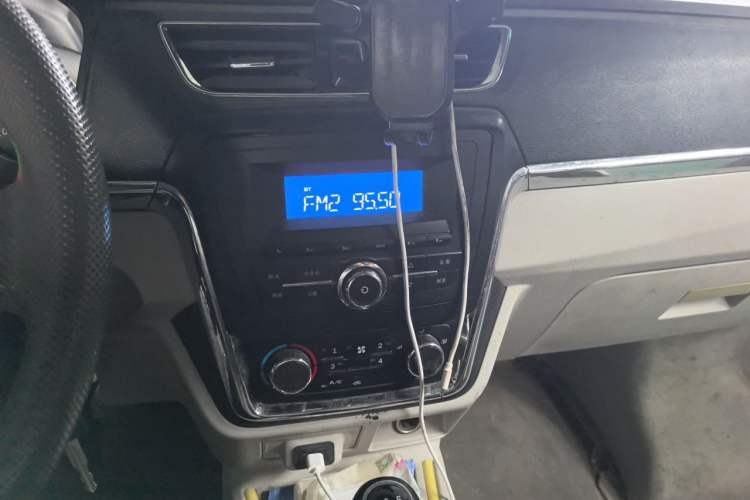 Used Jinbei New Hiace X30L CNG 2021 1.5L Natural Gas Wealth Single-Steaming Air-Conditioned Bus SWCC15M Audio And AC Panel
