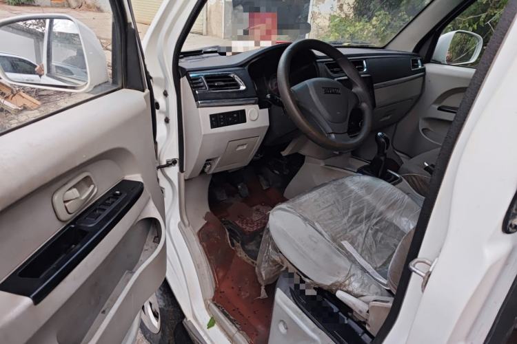 Used Jinbei New Hiace X30L CNG 2021 1.5L Natural Gas Wealth Edition Van SWCC15M Driver Seat