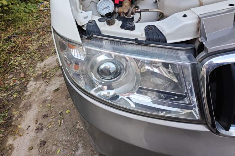 Used Jinbei New Hiace X30L CNG 2021 1.5L Natural Gas Wealth Edition Van SWCC15M Right Front Headlight