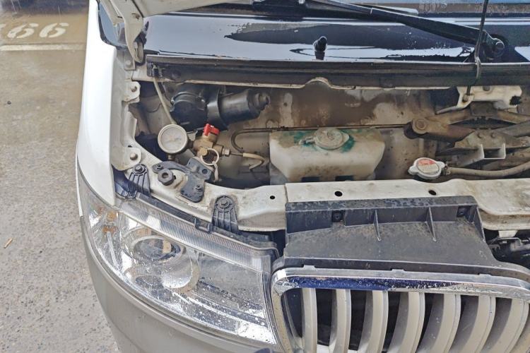 Used Jinbei New Hiace X30L CNG  Engine Bay Right