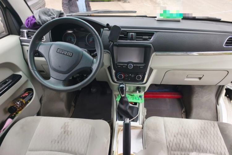 Used Jinbei New Hiace X30L CNG 2023 100L CNG Wealth Edition Bus 6/7 Seats No Air Conditioning SWCC15M Center Console