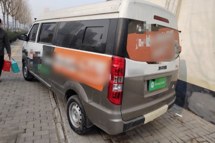 Used Jinbei New Hiace X30L CNG 2023 100L CNG Wealth Edition Bus 6/7-Seater Central Air-Conditioned Model SWCC15M Exterior 2