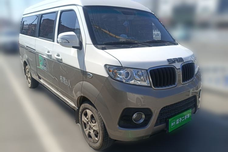 Used Jinbei New Hiace X30L CNG 2023 70L CNG Wealth Edition 6/7-seater Bus Non-Air-Conditioned Model SWCC15M Front Right 45 Deg