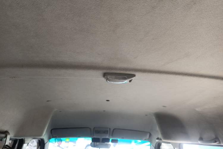 Used Jinbei New Hiace X30L CNG 2023 70L CNG Wealth Edition 6/7-seater Bus Non-Air-Conditioned Model SWCC15M Headliner