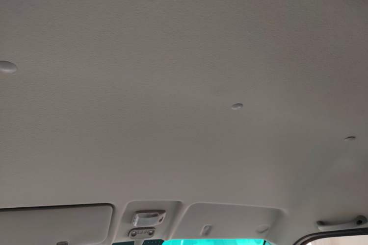 Used Jinbei New Hiace X30L CNG 2023 100L CNG Wealth Edition Bus 6/7-Seater Central Air-Conditioned Model SWCC15M Headliner