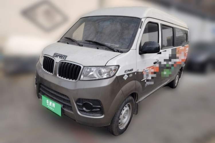 Used Jinbei New Hiace X30L CNG 2023 100L CNG Wealth Edition Bus 6/7-Seater Central Air-Conditioned Model SWCC15M Interior 4