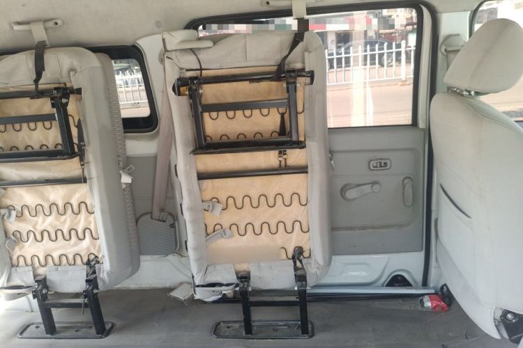 Used Jinbei New Hiace X30L CNG 2023 70L CNG Wealth Edition 6/7-seater Bus Non-Air-Conditioned Model SWCC15M Left Rear Seat