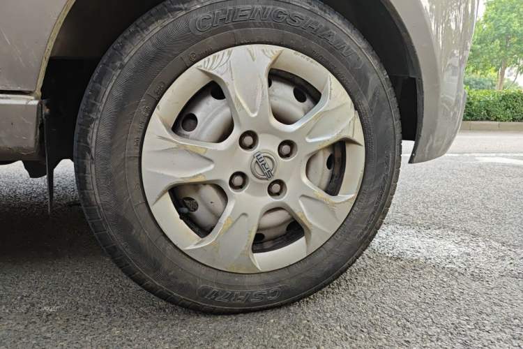 Used Jinbei New Hiace X30L CNG 2023 100L CNG Wealth Edition Van 2/5-Seater Air-Conditioned Model SWCC15M Right Front Wheel Hub