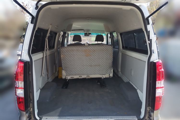 Used Jinbei New Hiace X30L CNG 2023 70L CNG Wealth Edition 6/7-seater Bus Non-Air-Conditioned Model SWCC15M Trunk