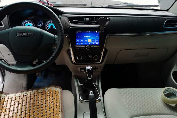 Used Jinbei New Hiace X30L CNG 2023 70L CNG Wealth Edition Coach 6/7-Seater Central Air-Conditioned Version SWCC15M Audio And AC Panel